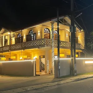 https://rivinson.kandyhotelsnow.com